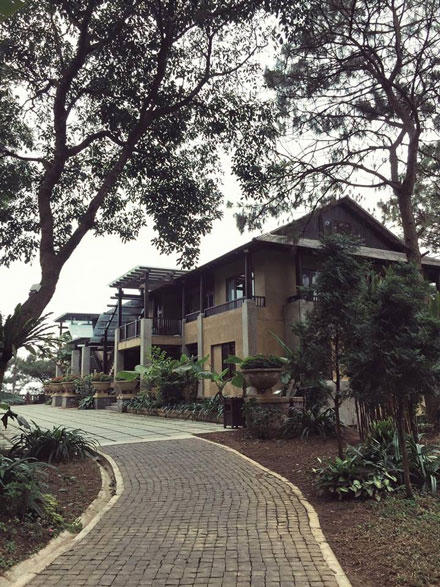 Cận cảnh resort xây không phép ngang nhiên tại Vườn Quốc gia Ba Vì