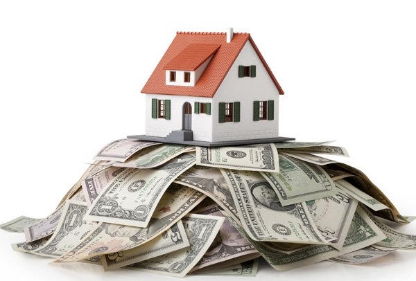 Ngân hàng siết vốn: Nhà đất đổ dốc ngay?