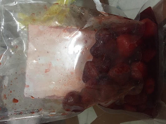 Siêu thị Metro Hà Nội bày bán hoa quả mốc, ôi thiu