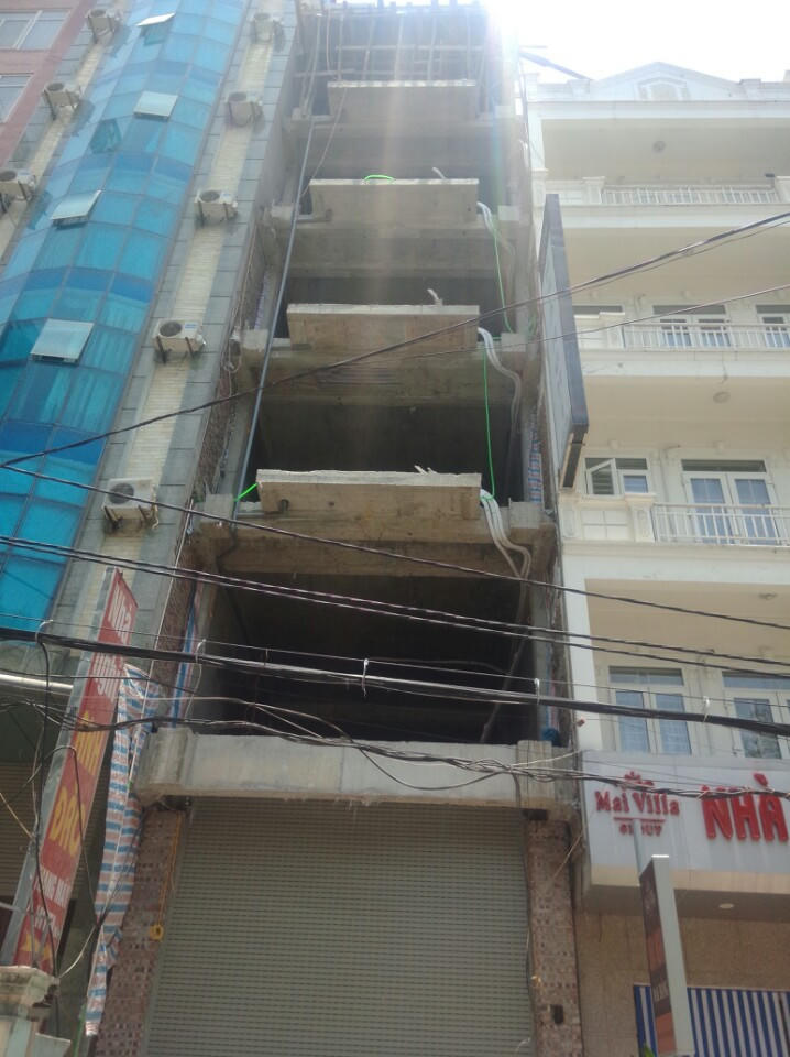 Trung Hòa (Cầu Giấy): Công trình xây dựng vi phạm, gây nguy hiểm giao thông