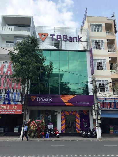 Tưng bừng khai trương TPBank Nha Trang