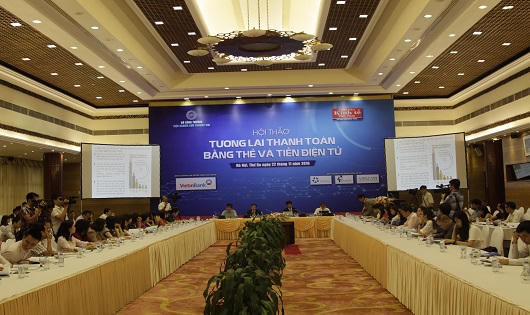 Nghịch lý khi sử dụng thẻ ATM