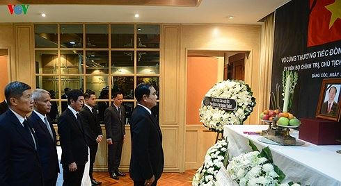 Các đoàn quốc tế viếng Chủ tịch nước Trần Đại Quang