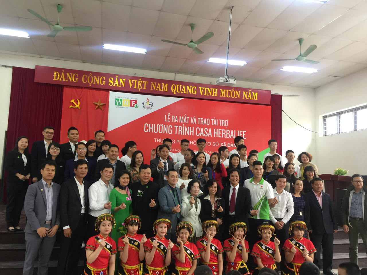 Herbalife tài trợ hơn 500 triệu đồng cho học sinh khiếm thính THCS Xã Đàn