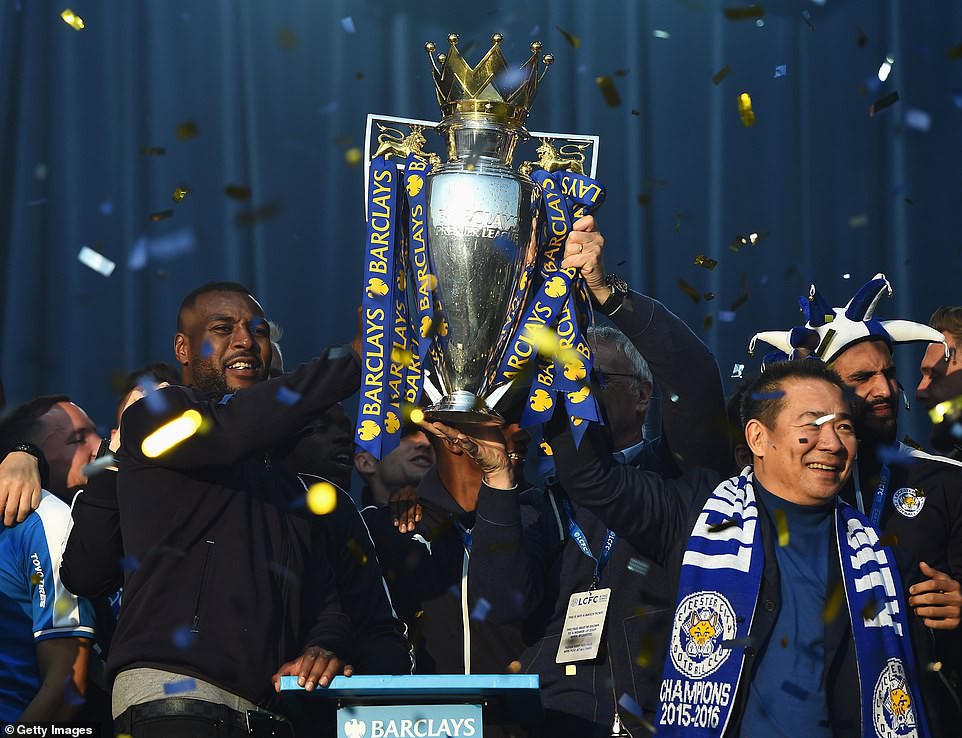 Đau xót tiễn đưa Vichai Srivaddhanaprabha - Người tạo nên cổ tích cho Leicester City