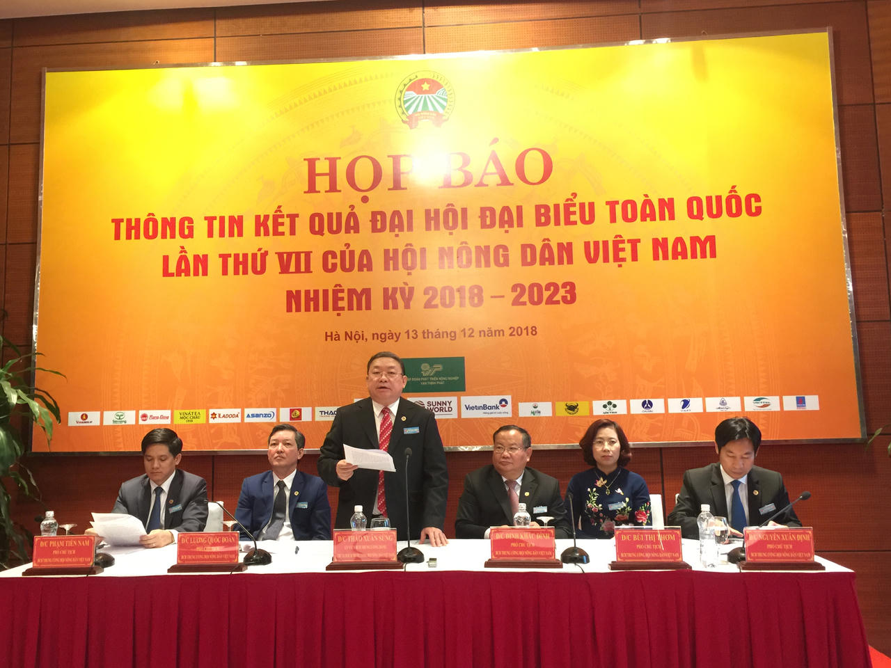 100% phiếu bầu ông Thào Xuân Sùng làm Chủ tịch T.Ư Hội Nông dân Việt Nam