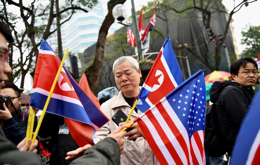 Người dân Hà Nội “háo hức” chào đón Chủ tịch Kim Jong un 