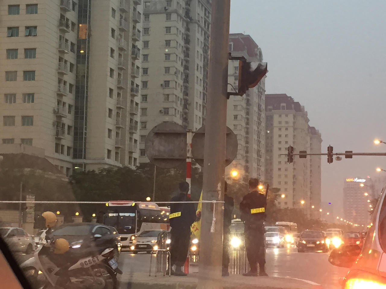 Tổng thống Donald Trump đã tới Việt Nam 