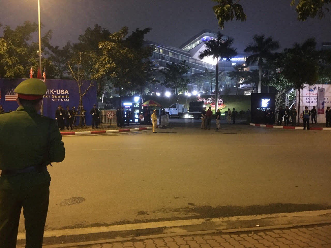 Tổng thống Donald Trump đã tới Việt Nam 