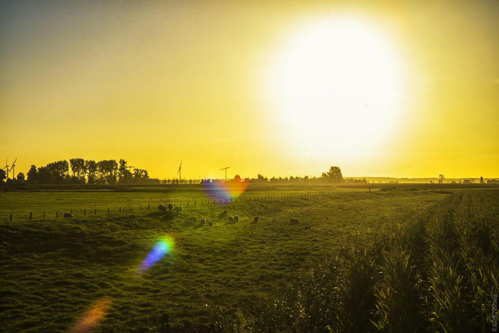 Nắng nóng kéo dài gần cả tuần trên cả nước