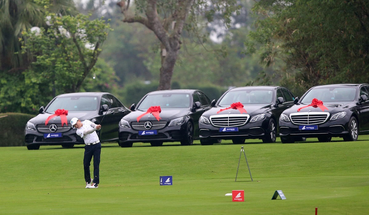 Vượt qua hơn 2000 đối thủ, Golfer Đinh Hồng Phong vô địch Bamboo Airway Summer 2019