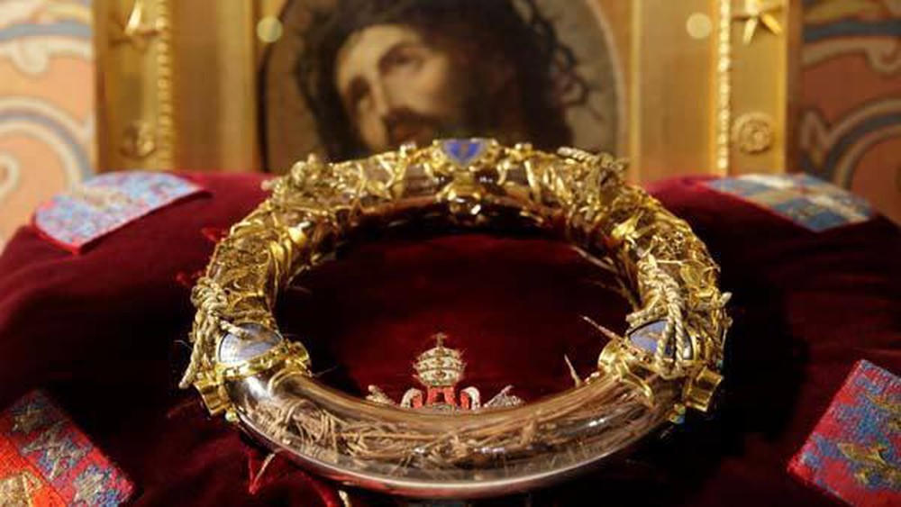 Nước Pháp ca ngợi người hùng lao vào “biển lửa” giải cứu thánh tích Nhà thờ Đức Bà Paris