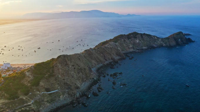 Tầm nhìn biển trời Quy Nhơn kỳ vĩ chờ đợi runner giải VnExpress Marathon 