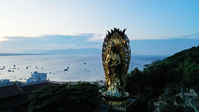 Tầm nhìn biển trời Quy Nhơn kỳ vĩ chờ đợi runner giải VnExpress Marathon 