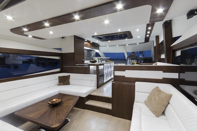 Du ngoạn vịnh Hạ Long với siêu phẩm du thuyền FLC Albatross