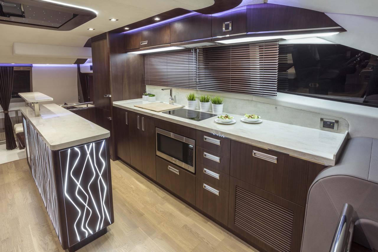 Du ngoạn vịnh Hạ Long với siêu phẩm du thuyền FLC Albatross