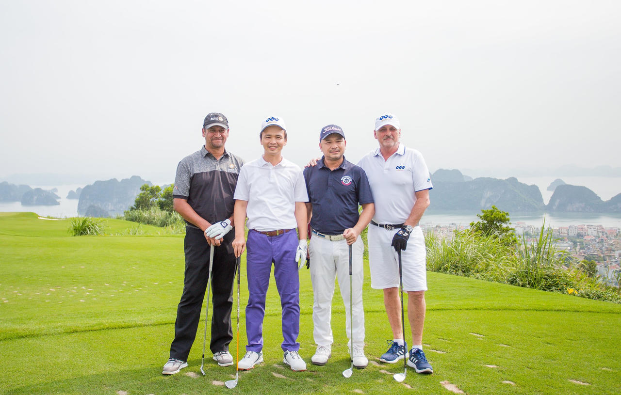 Đại sứ Anh lần đầu chơi Golf tại Việt Nam