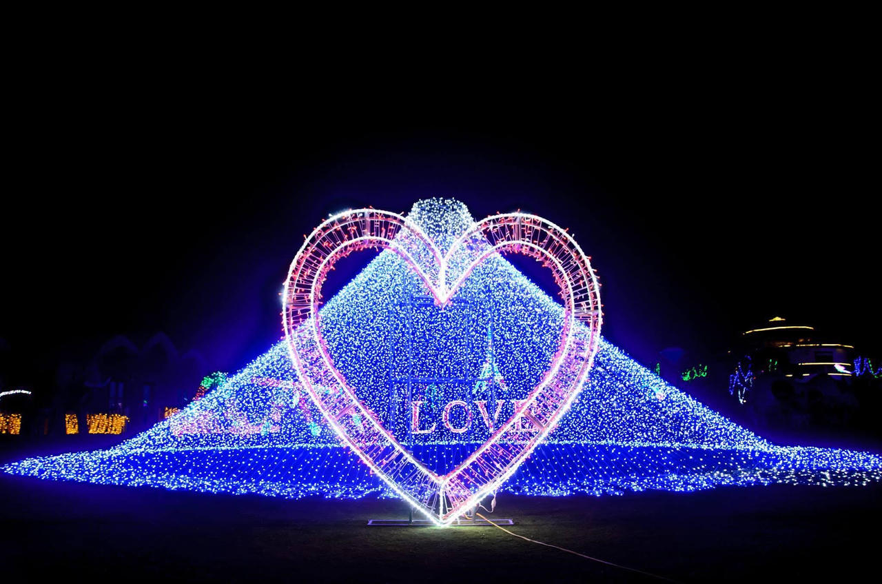 Đón hè rực rỡ với đại tiệc ánh sáng đầu tiên tại xứ biển Quy Nhơn 