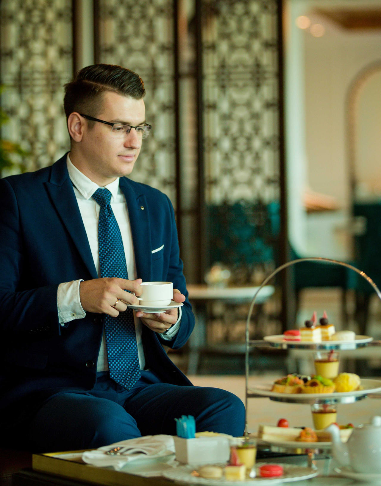 Thú vui “sang chảnh” mới ở Hạ Long: Thưởng trà từ độ cao 100m