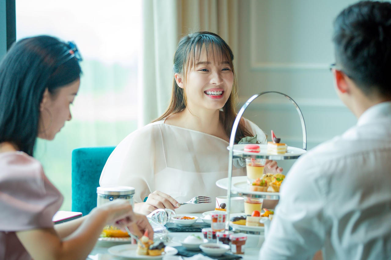 Cận cảnh tiệc trà thượng lưu trên đỉnh kỳ quan thiên nhiên thế giới