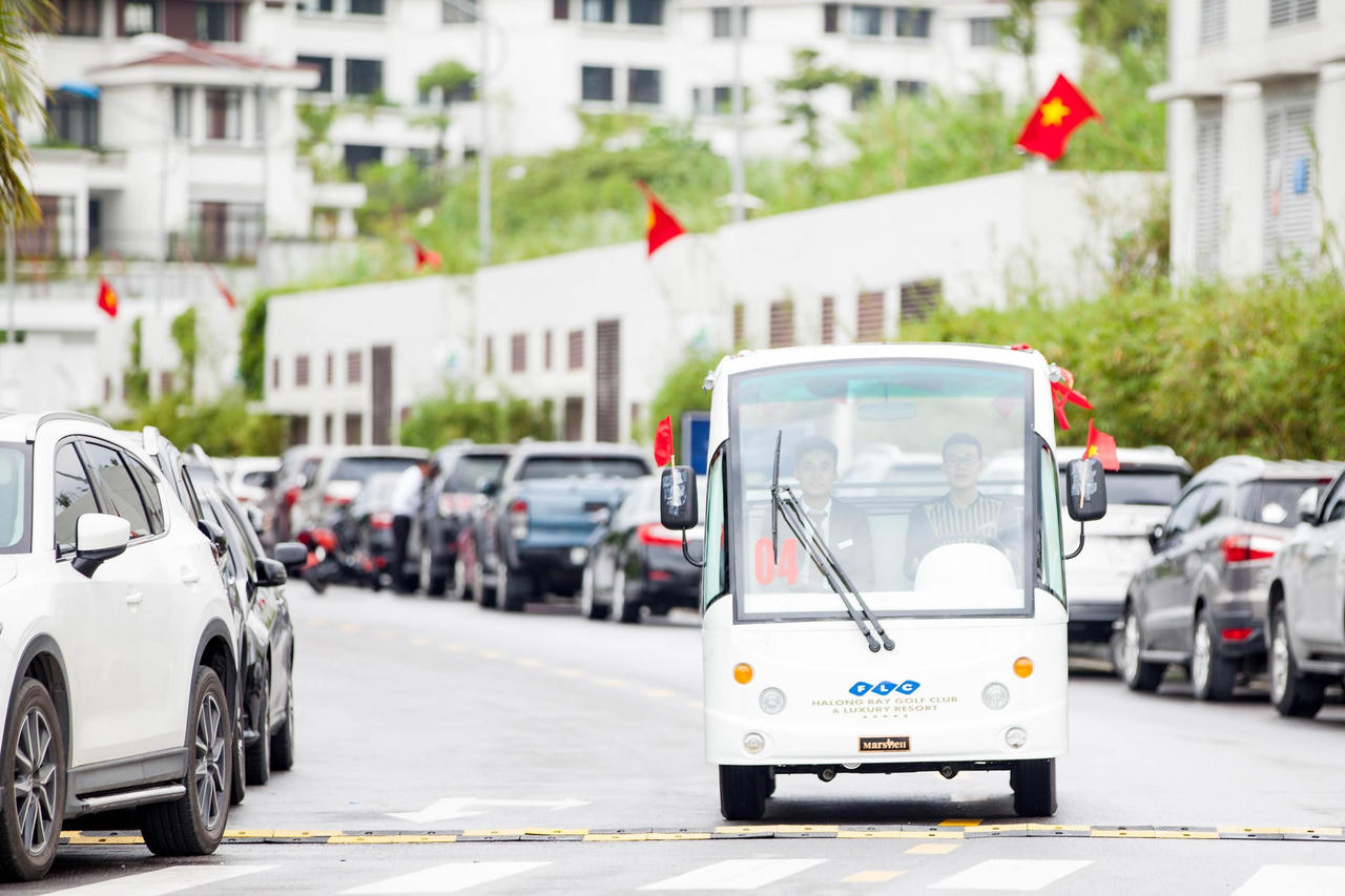 Xả hơi dịp lễ, người dân chuộng nghỉ dưỡng 5 sao