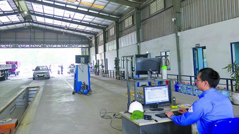 Mức phạt nặng cho hành vi mua bán, sử dụng sổ đăng kiểm giả