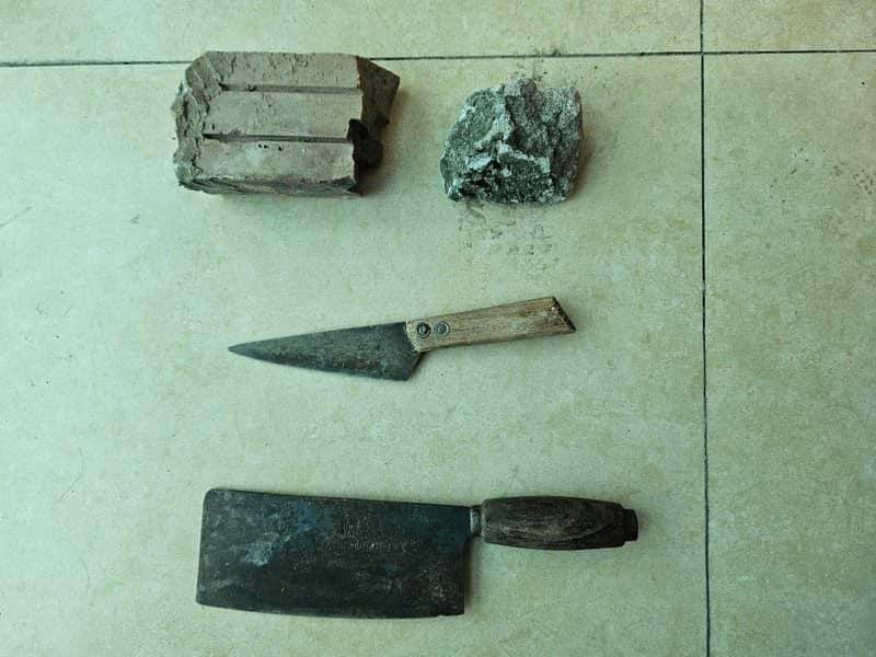 Mâu thuẫn bán hàng, 2 nhóm đối tượng cầm hung khí đi 'giải quyết' tại Hà Nội