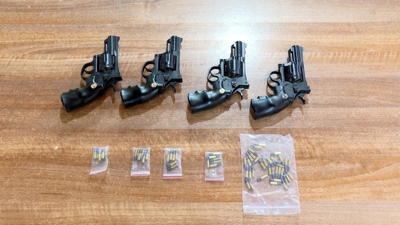 Vờ đổi tiền rồi nổ súng cướp luôn 8 tỷ