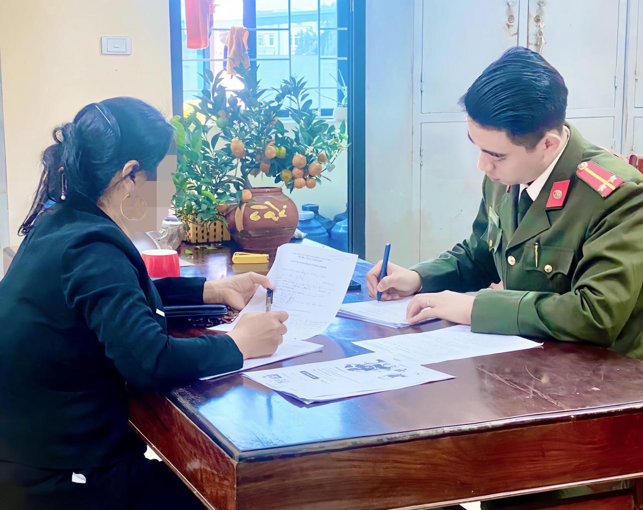 2 người bị phạt tiền vì báo 'chốt' kiểm tra nồng độ cồn lên mạng