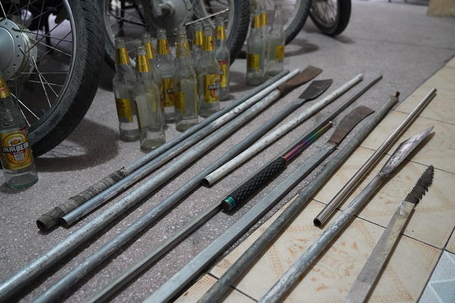 30 thanh, thiếu niên cầm hung khí đi giải quyết mâu thuẫn ở Hà Giang