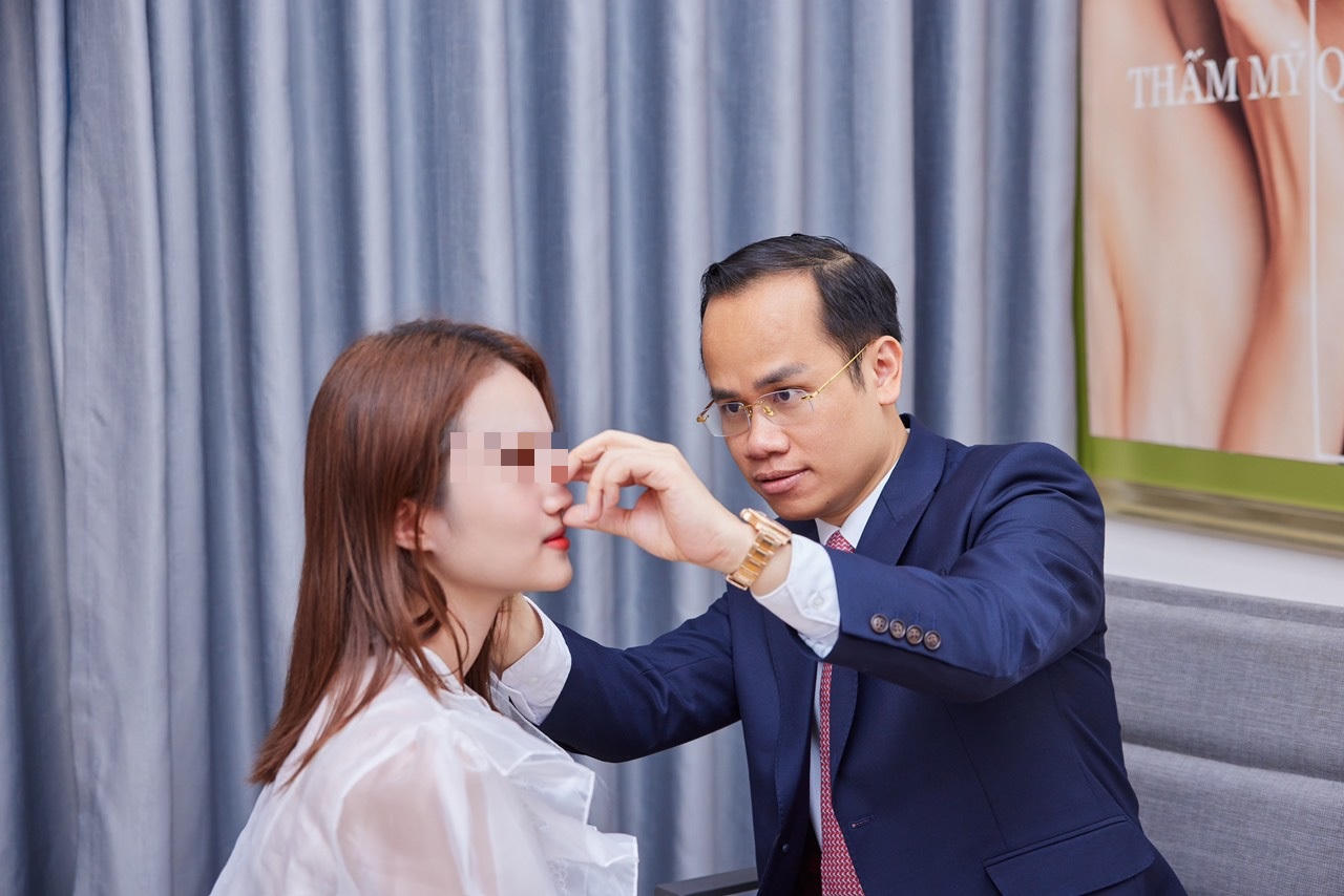 30 suất phẫu thuật nâng mũi miễn phí cho tân sinh viên