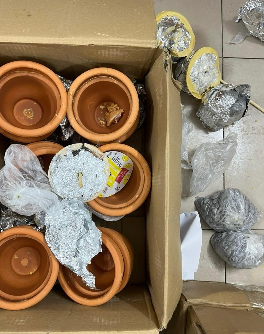 Hơn 30 kg ma tuý ngụy trang trong cốc nến 'tuồn' vào Việt Nam