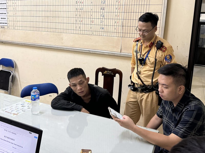 Tên đạo chích lao xe vào cán bộ CSGT giải cứu đồng bọn bất thành