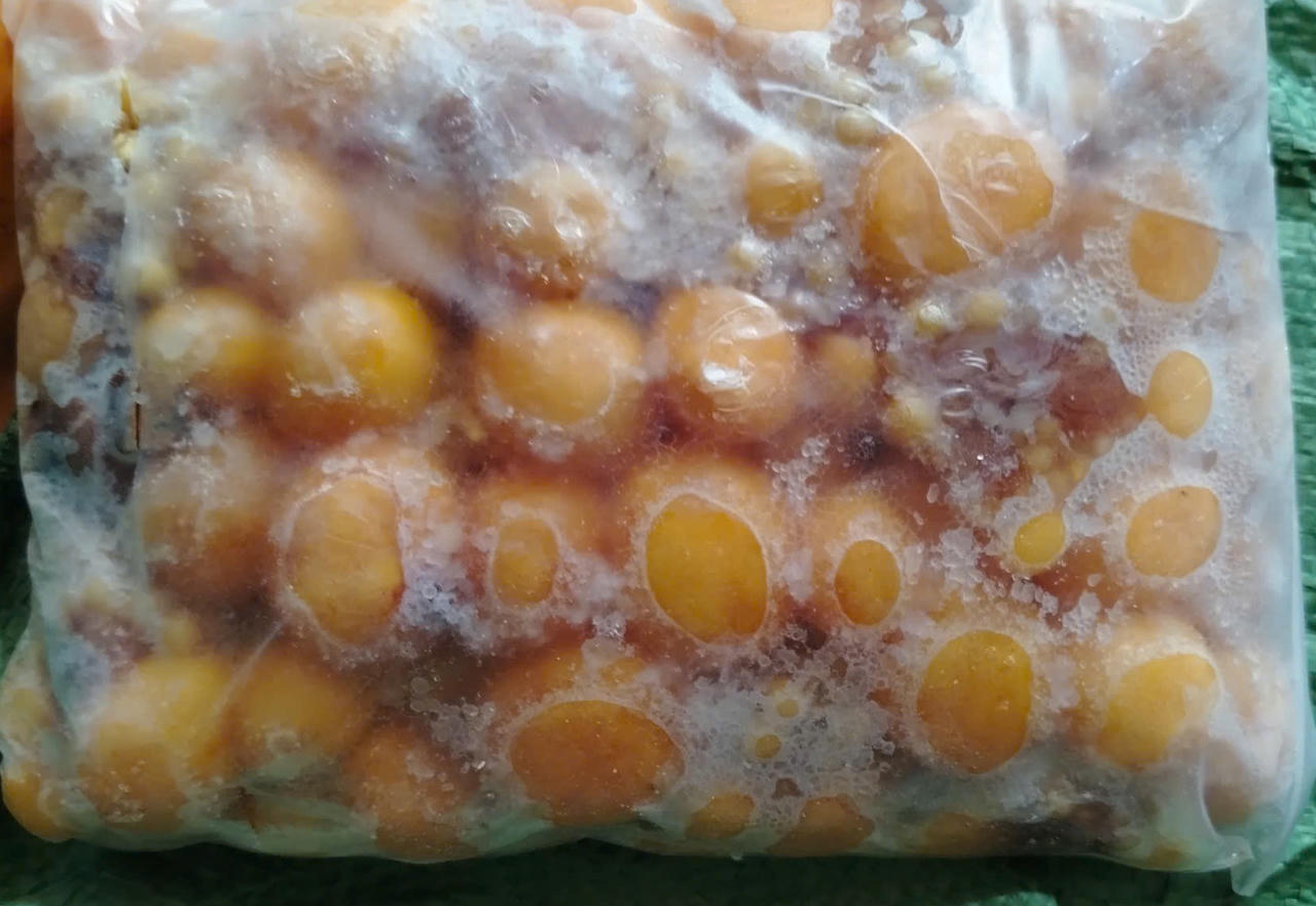 Phát hiện 800kg trứng gà non, tràng gà đông lạnh không rõ nguồn gốc ở Hà Nội