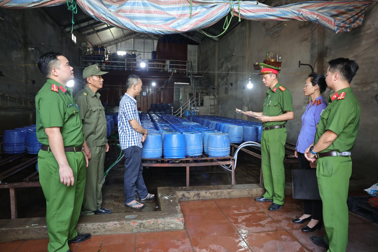 Khởi tố chủ xưởng bán 60 tấn giá đỗ “ngậm” thuốc kích thích ra thị trường