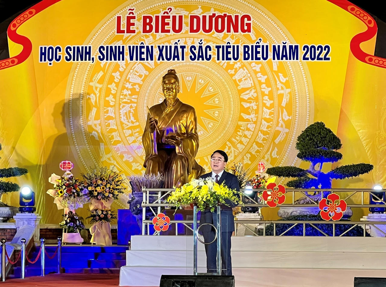 Hải Phòng khen thưởng 167 học sinh, sinh viên xuất sắc tiêu biểu năm 2022