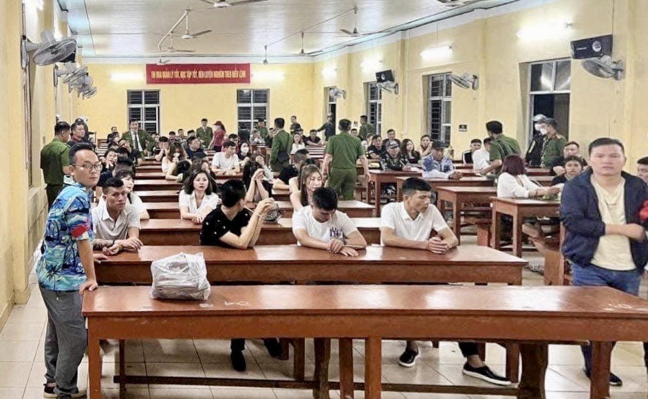Hải Phòng: Hơn 100 đối tượng dương tính với ma tuý khi kiểm tra vũ trường Hoàng Gia