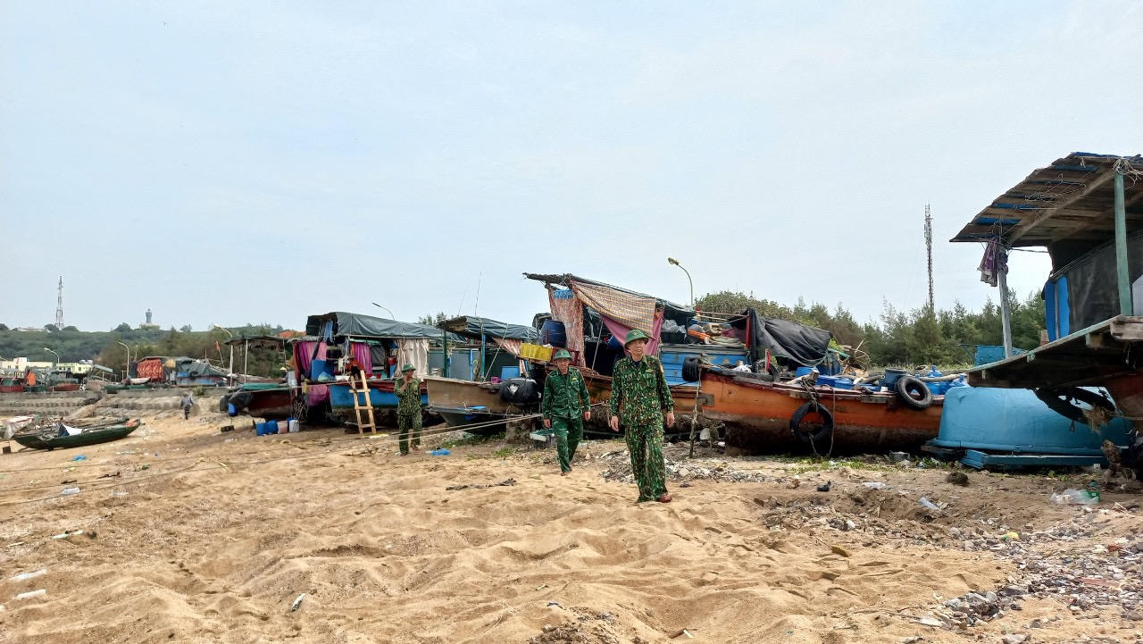 Bảo đảm an toàn người và phương tiện trên huyện đảo Bạch Long Vỹ trước bão số 1