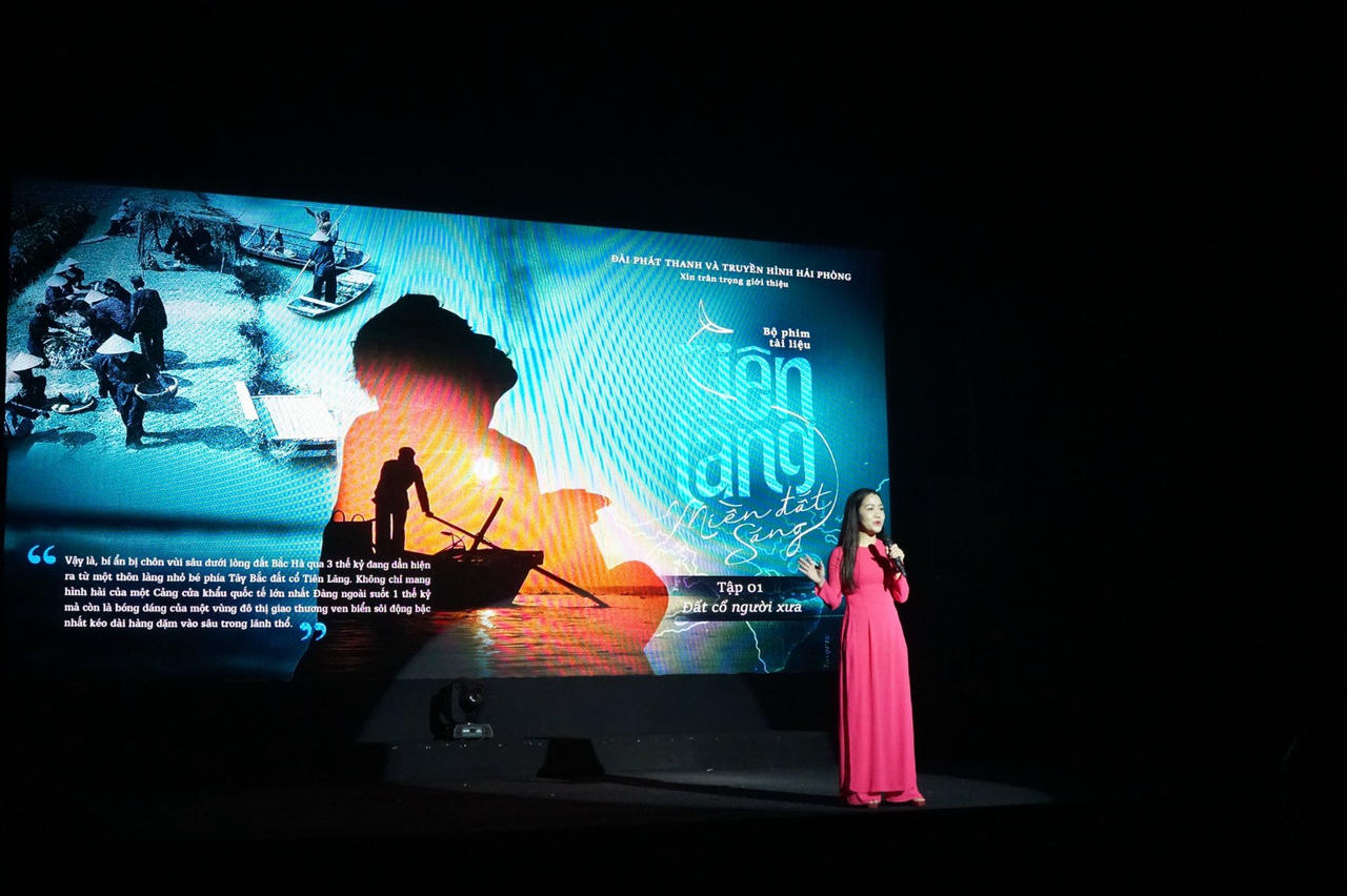 Ra mắt và trao tặng phim tài liệu 'Tiên Lãng - miền đất sáng'
