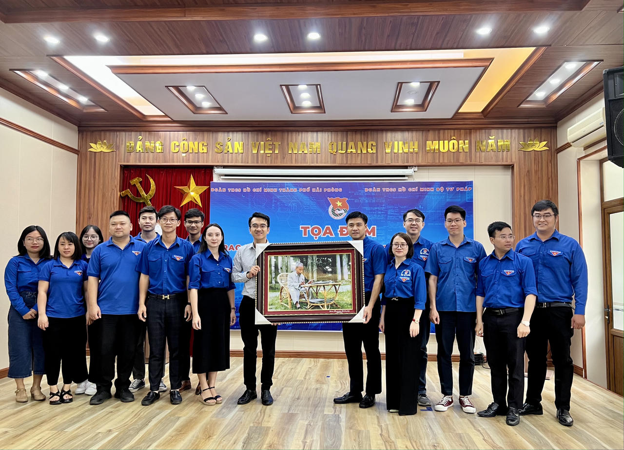 Trao đổi kinh nghiệm hoạt động Đoàn giữa Đoàn Thanh niên Bộ Tư pháp và Thành đoàn Hải Phòng 