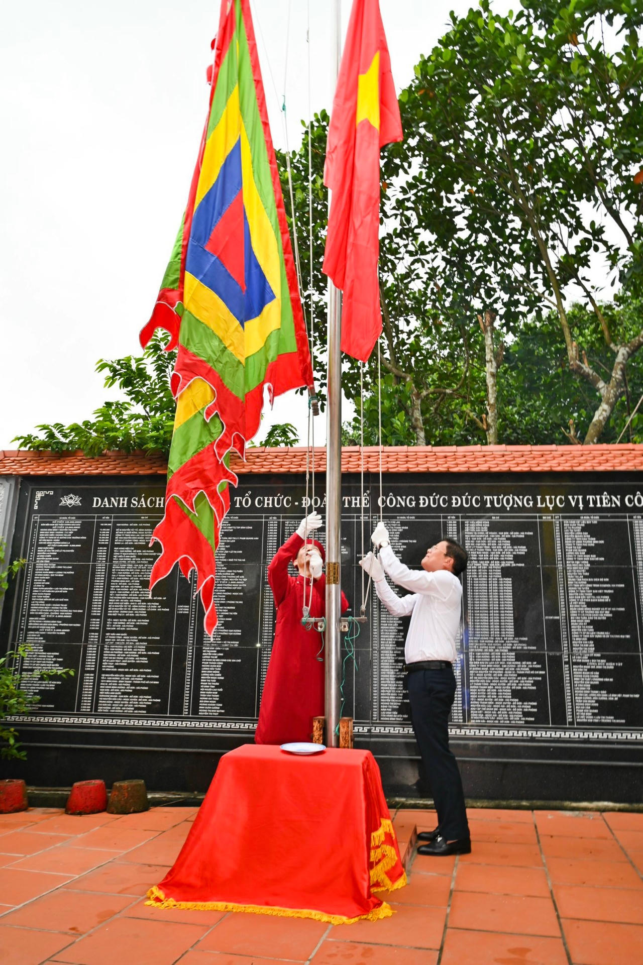 Thượng cờ khai hội Chọi trâu Đồ Sơn năm 2023 