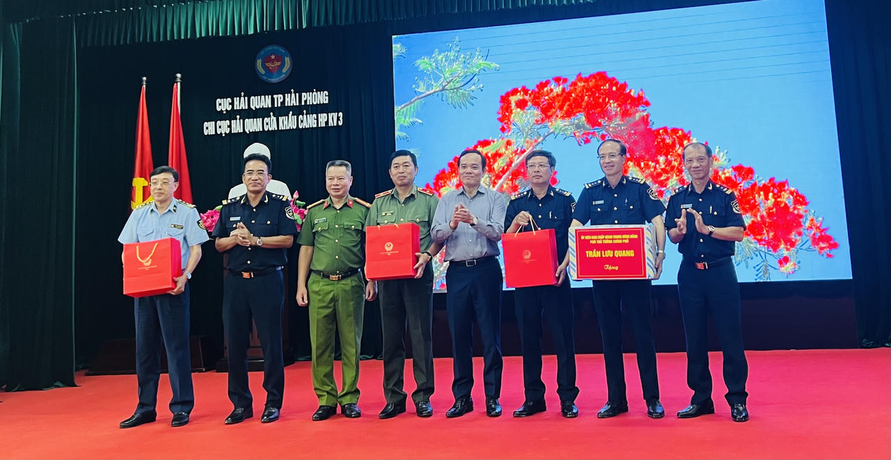 'Không lơ là, chủ quan trong công tác chống buôn lậu, gian lận thương mại trên địa bàn TP Hải Phòng'