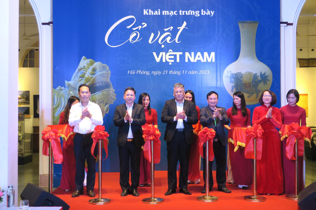 Trưng bày hơn 200 cổ vật Việt Nam tại Hải Phòng