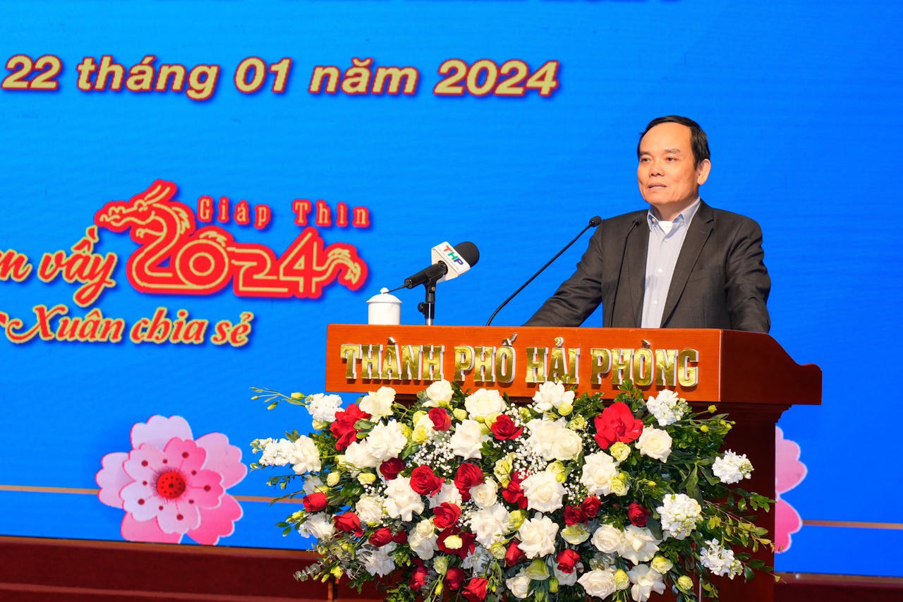 Phó Thủ tướng Trần Lưu Quang làm việc và chúc Tết cán bộ, chiến sỹ Trung đoàn 50,