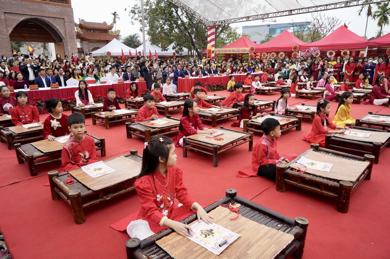 Hải Phòng tổ chức lễ khai bút và thi viết thư pháp