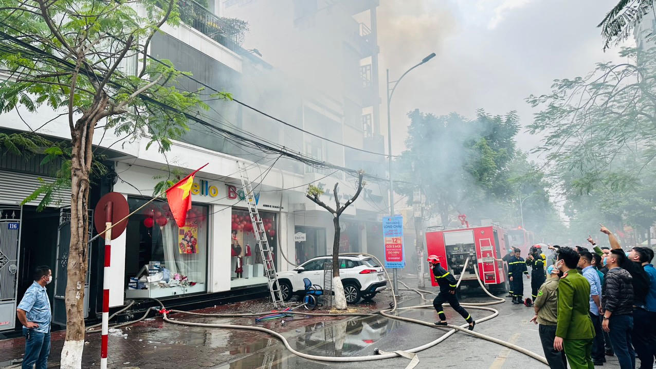 Cháy lớn tại nhà dân ở TP Hải Phòng ngày vía thần tài