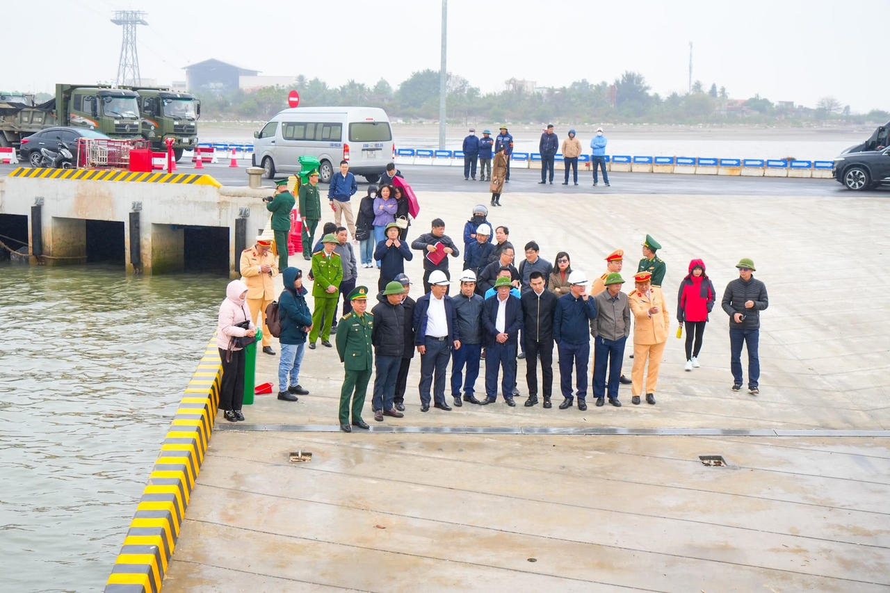  Từ ngày 1/3, bến phà Đồng Bài ra đảo Cát Bà đi vào hoạt động