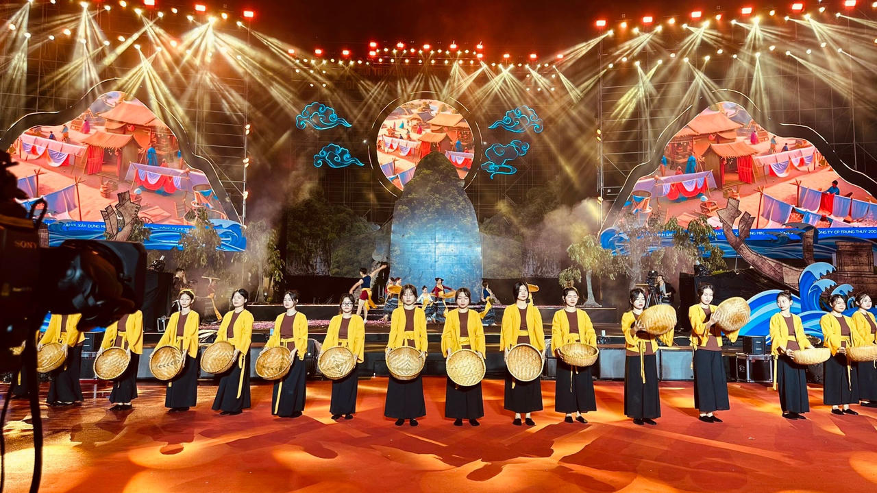 Tưng bừng khai mạc Lễ hội Nữ tướng Lê Chân 