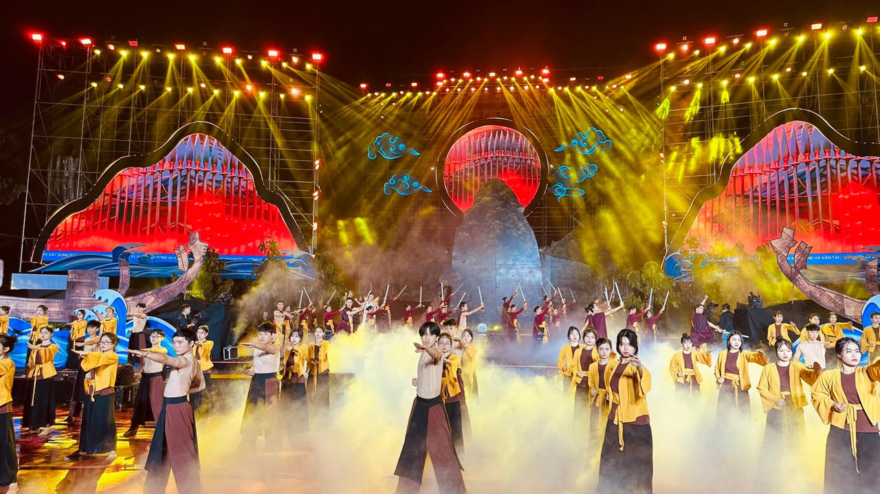 Tưng bừng khai mạc Lễ hội Nữ tướng Lê Chân 