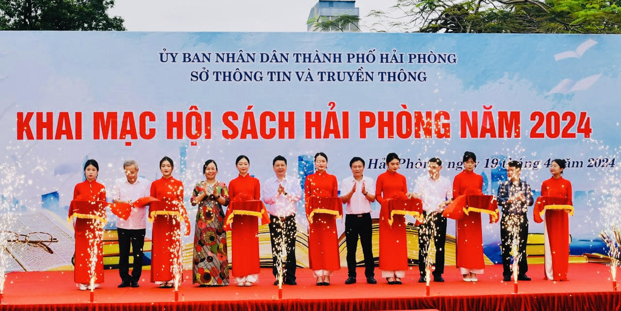 Hơn 20 gian hàng với 12.000 đầu sách tại Hội sách Hải Phòng năm 2024 